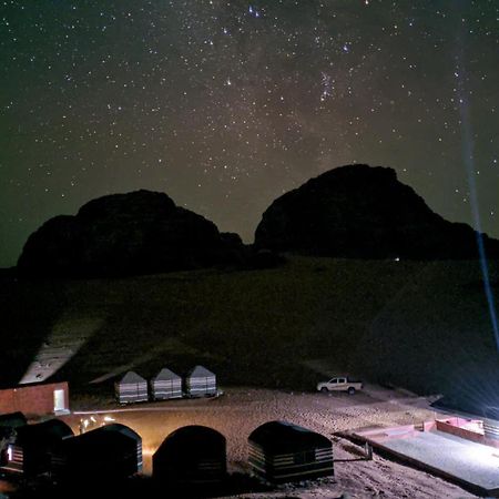 Wadi Rum Old Bedouin Camp Esterno foto