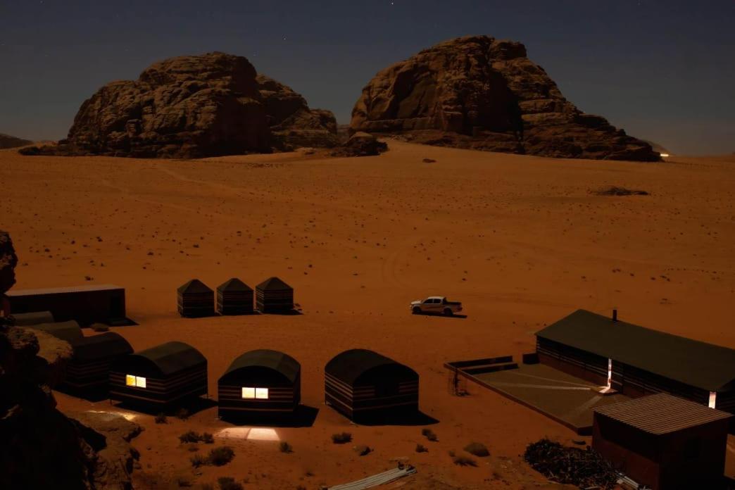 Wadi Rum Old Bedouin Camp Esterno foto