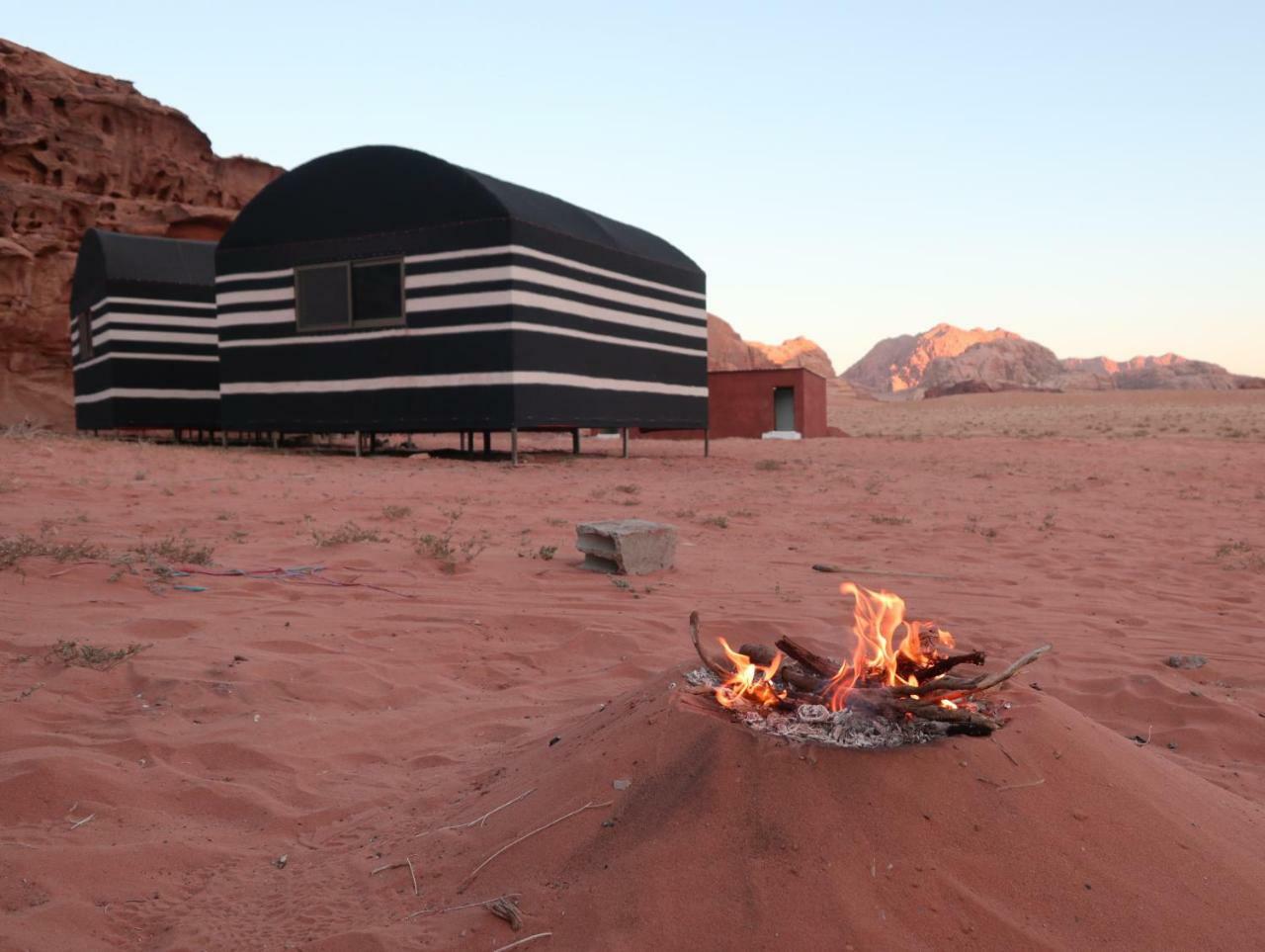 Wadi Rum Old Bedouin Camp Esterno foto